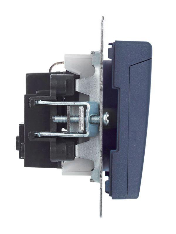 картинка Розетка BRITE РСбш10-3-БрМ 16А IP20 с заземл. защ. шторки с крышкой механизм маренго IEK BR-R16-16-K35