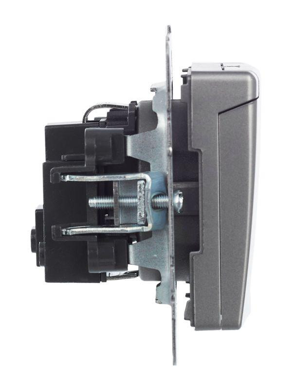 картинка Розетка BRITE РСбш10-3-БрС 16А IP20 с заземл. защ. шторки с крышкой механизм сталь IEK BR-R16-16-K46
