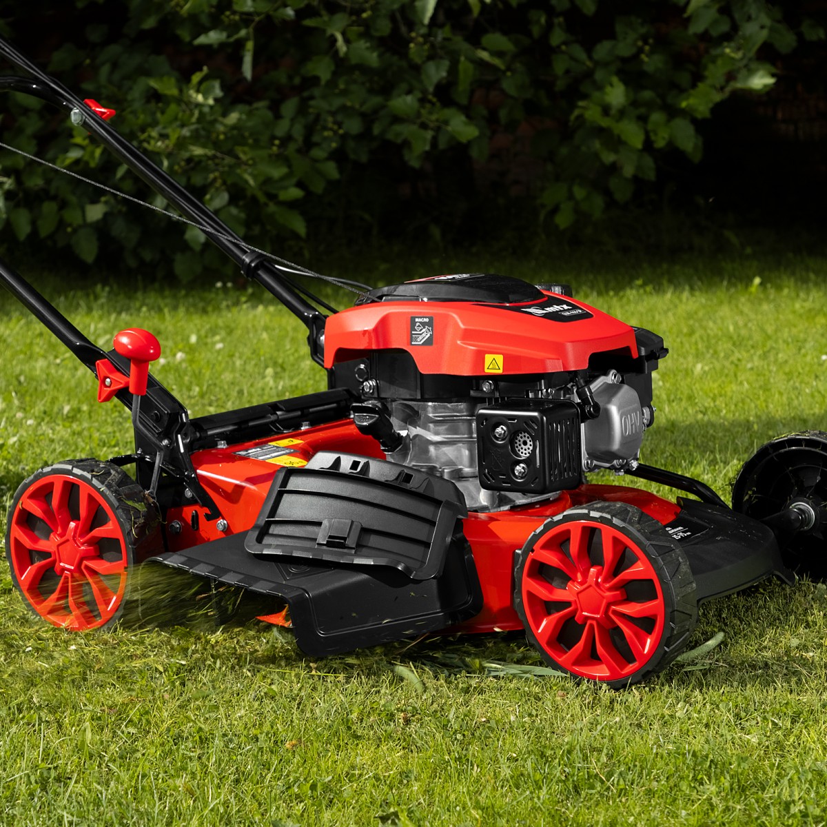 картинка Газонокосилка бензиновая GLM-460-SP, 150 см3, 46см, привод, 50л MTX